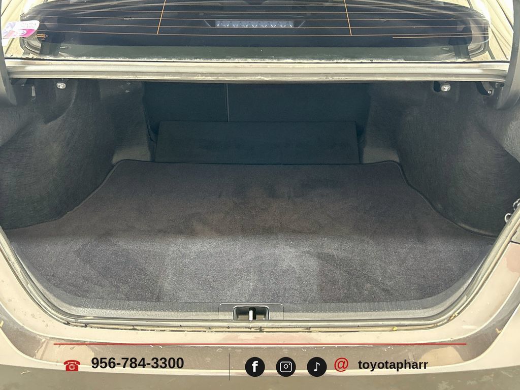 Used 2023 Toyota Camry SE FWD image 22