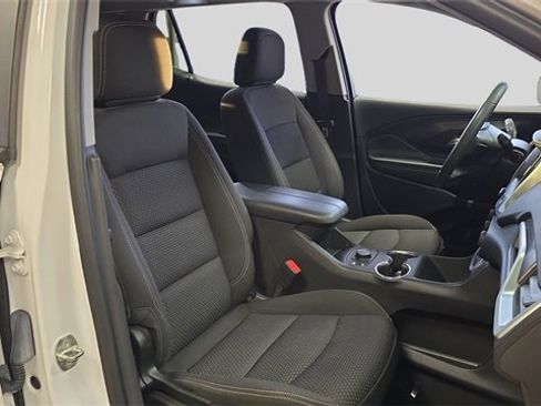 Used 2024 GMC Terrain SLE w/ Driver Convenience Package image 14