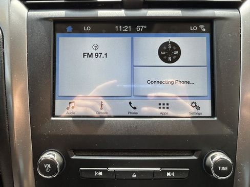 Used 2017 Ford Fusion SE w/ Fusion SE Technology Package AWD/4WD image 22