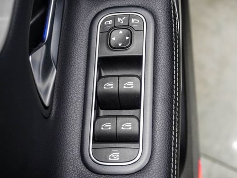 Used 2025 Mercedes-Benz CLA 250 image 33