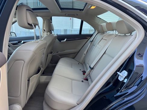 Used 2013 Mercedes-Benz C 250 Sedan image 22