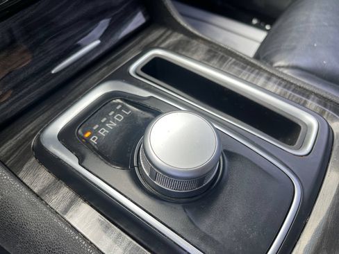 Used 2017 Chrysler 300 Limited RWD image 24