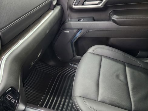 Used 2024 Chevrolet Silverado 3500 LTZ w/ LTZ Convenience Package image 57