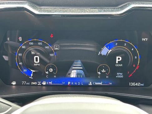 Used 2025 Chevrolet Colorado Z71 w/ Z71 Convenience Package 2 AWD/4WD image 12