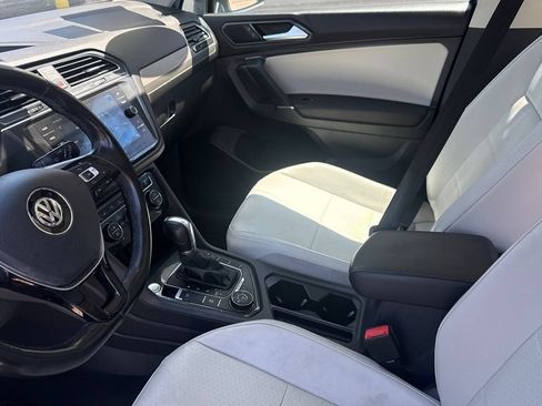 Used 2018 Volkswagen Tiguan SE AWD/4WD image 9