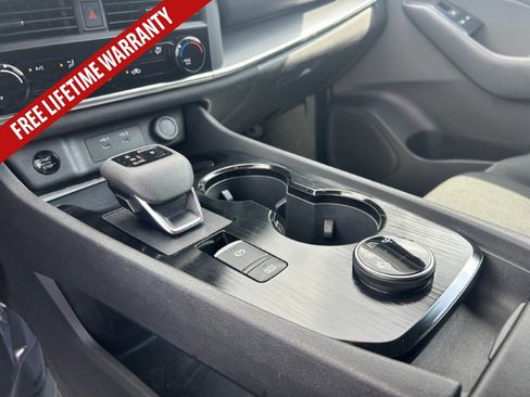 Used 2024 Nissan Rogue S AWD/4WD image 24