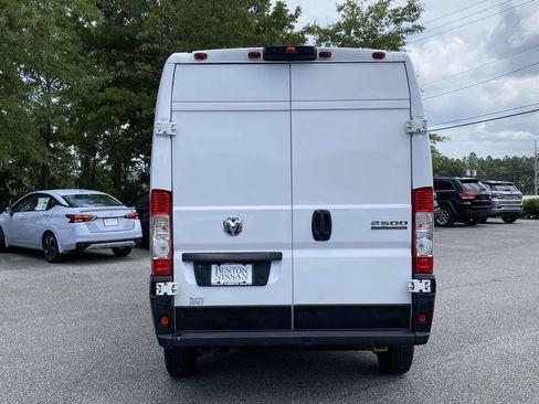 Used 2023 RAM ProMaster 2500 FWD image 3