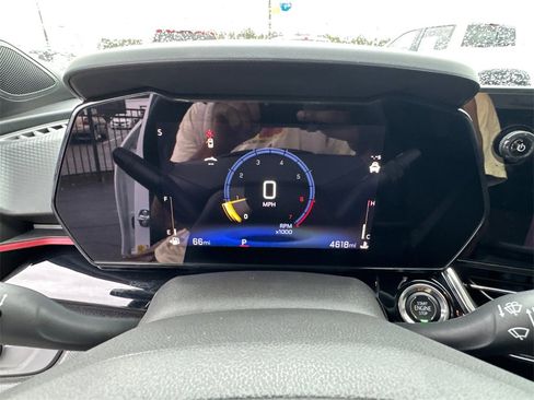 Used 2025 Chevrolet Trax RS w/ Driver Confidence Package image 28