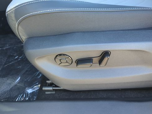 New 2026 Volkswagen Tiguan SE R-Line image 14