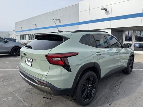 Used 2025 Chevrolet Trax ACTIV image 9