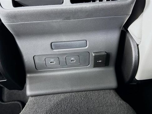 Used 2026 Land Rover Range Rover Velar Dynamic SE image 28