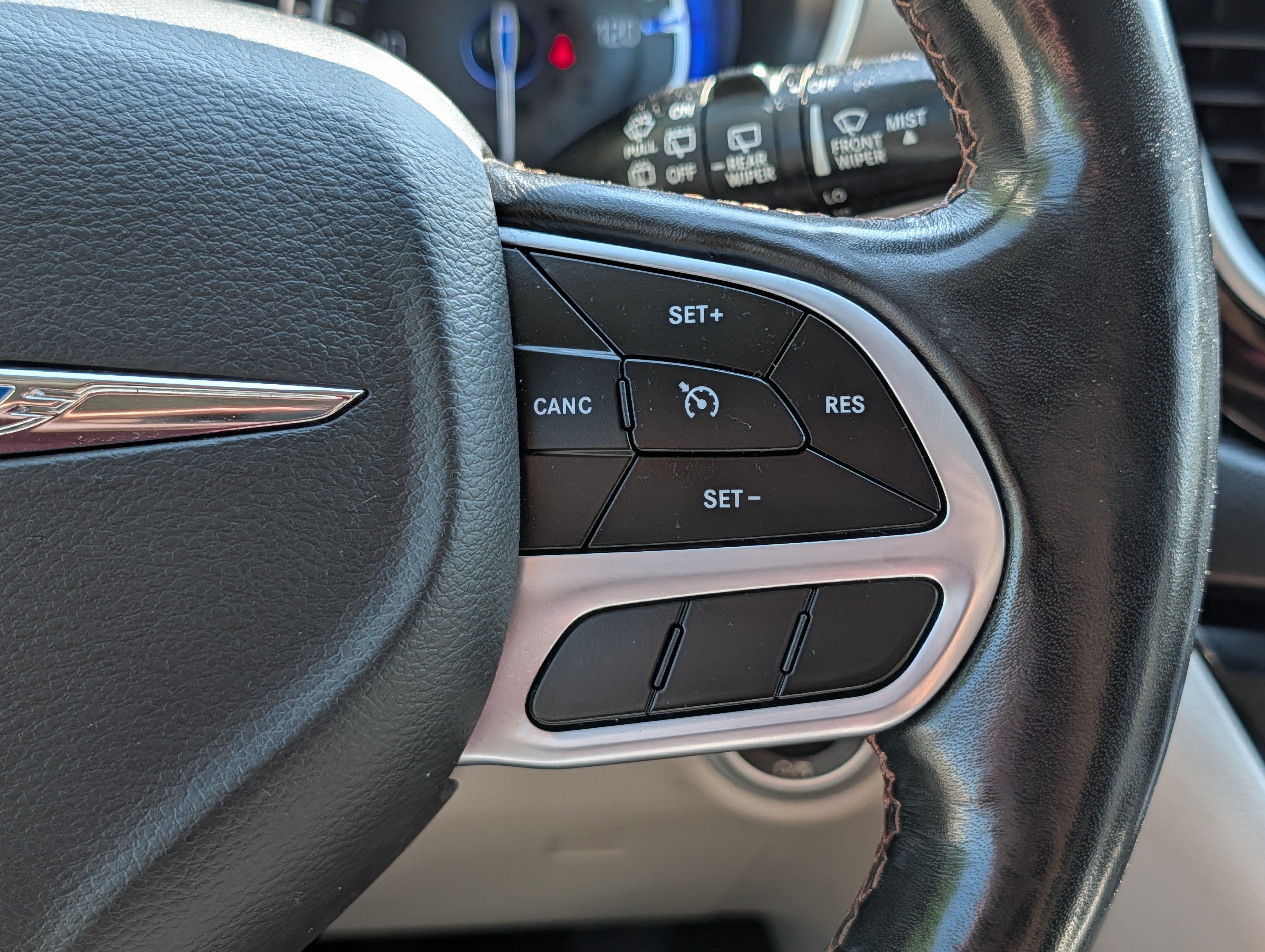 Used 2020 Chrysler Pacifica Touring-L Plus FWD image 30
