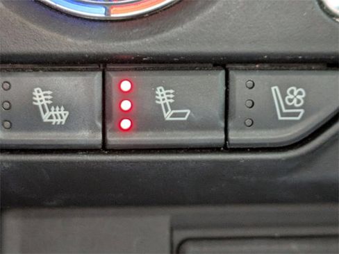 Used 2021 GMC Yukon AT4 w/ AT4 Premium Plus Package image 29