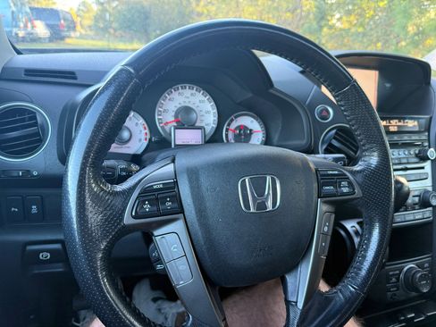 Used 2014 Honda Pilot Touring image 25