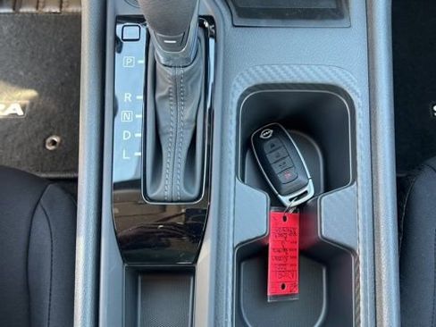 Used 2025 Nissan Sentra S image 14