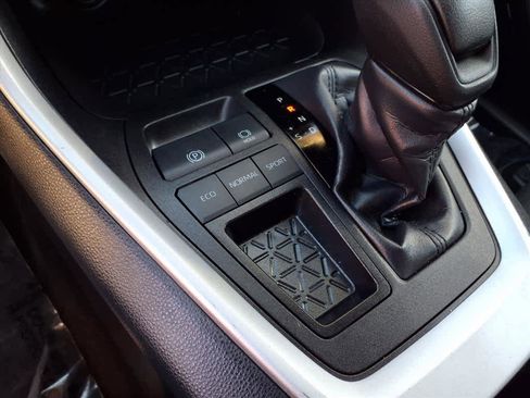 Certified 2024 Toyota RAV4 XLE image 18