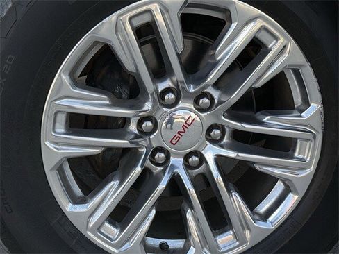 Used 2021 GMC Yukon XL SLT image 11