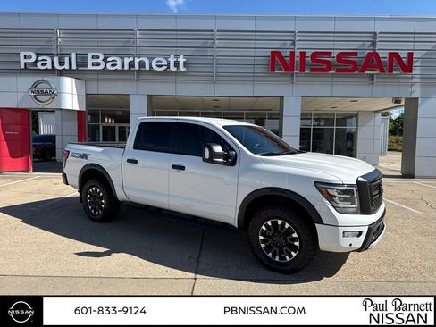 Used 2023 Nissan Titan PRO-4X w/ Pro-4x Convenience Package AWD/4WD image 3