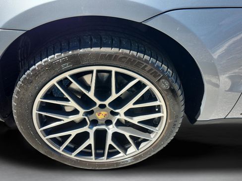 Used 2020 Porsche Macan S image 21