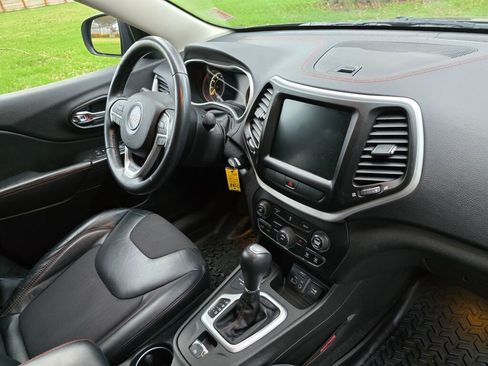 Used 2014 Jeep Cherokee Trailhawk w/ Trailer Tow Group image 12