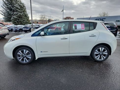 Used 2017 Nissan Leaf SL image 2