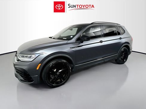 Used 2023 Volkswagen Tiguan SE R-Line FWD image 9