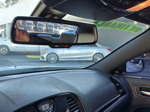 Used 2018 Chrysler 300 S image 21