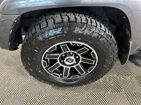Used 2019 Toyota 4Runner TRD Off-Road Premium AWD/4WD image 11