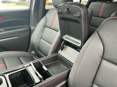 New 2026 Chevrolet Traverse RS w/ LPO, Floor Liner Package AWD/4WD image 29
