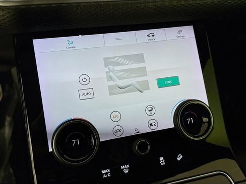 Used 2020 Land Rover Range Rover Velar R-Dynamic S image 18