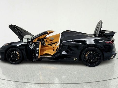 Used 2023 Chevrolet Corvette Stingray Premium Conv w/ Z51 Performance Package RWD image 10
