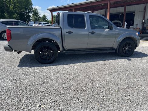 Used 2019 Nissan Frontier SV w/ Value Truck Package RWD image 7