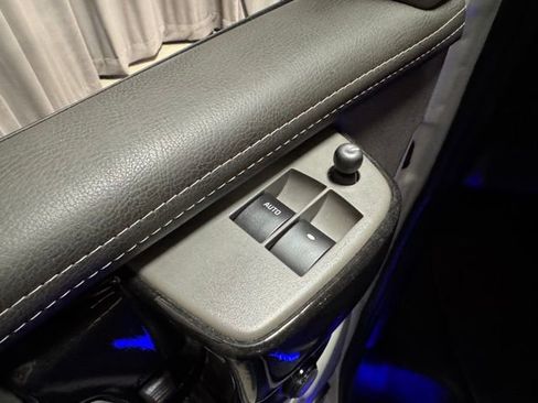 Used 2023 GMC Savana 2500 RWD image 20