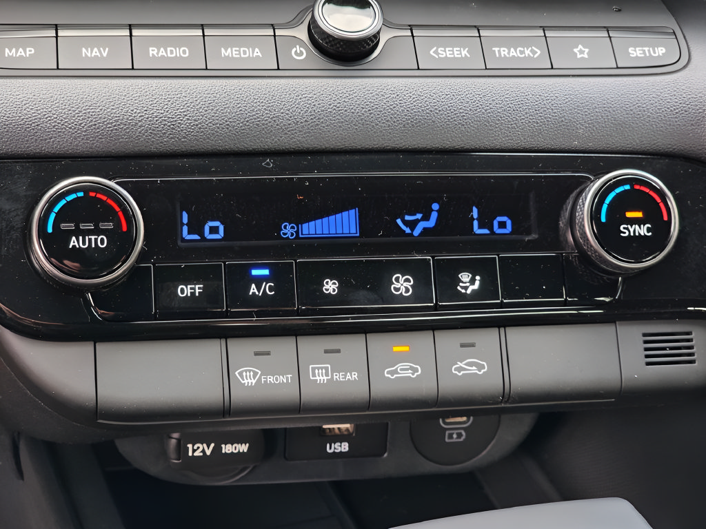 New 2026 Hyundai Elantra SEL FWD image 20