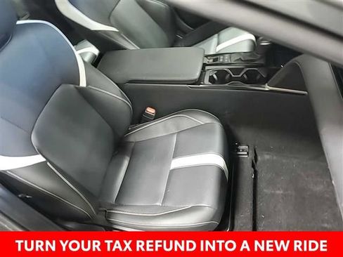 Used 2025 Toyota Camry SE w/ Multimedia Upgrade Package image 21