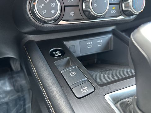 Used 2025 Nissan Kicks SV image 50