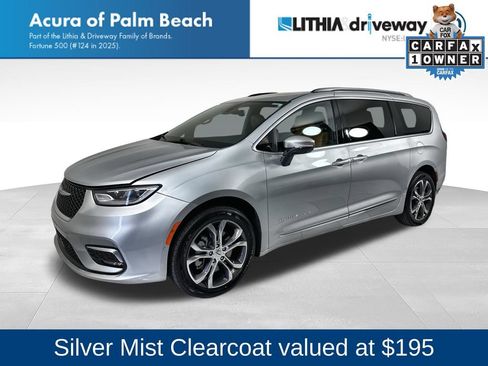 Used 2023 Chrysler Pacifica Pinnacle AWD/4WD image 1