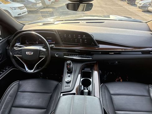 Used 2021 Cadillac Escalade Premium Luxury AWD/4WD image 23