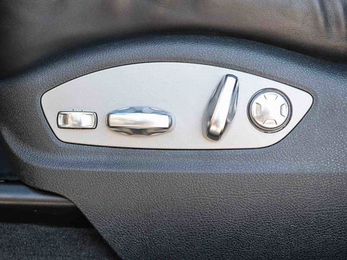 Used 2023 Porsche Macan image 24