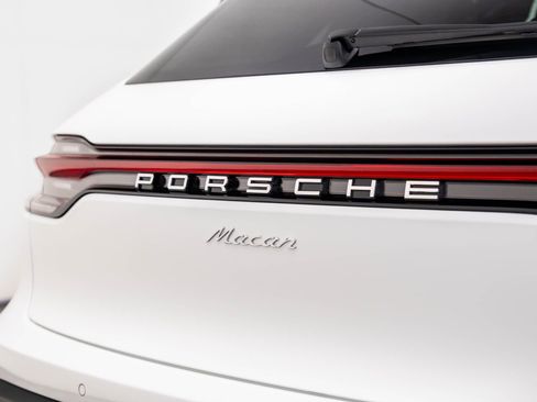 New 2026 Porsche Macan image 37