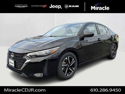 Used 2025 Nissan Sentra SV image 3