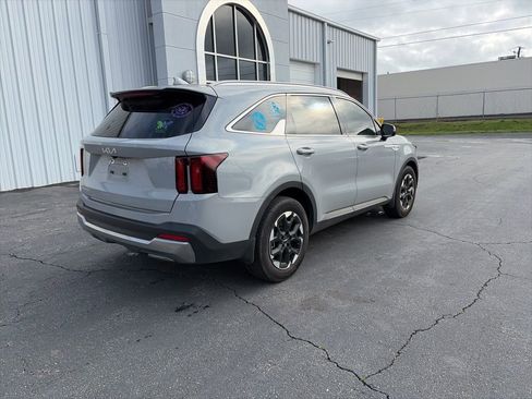 Used 2025 Kia Sorento S w/ Panoramic Sunroof Package image 7