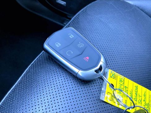 Used 2019 GMC Acadia SLT image 13