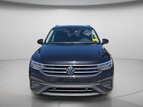 Used 2022 Volkswagen Tiguan SE FWD image 3