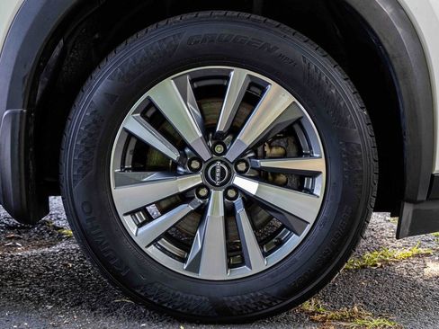 Certified 2024 Nissan Pathfinder SL image 29