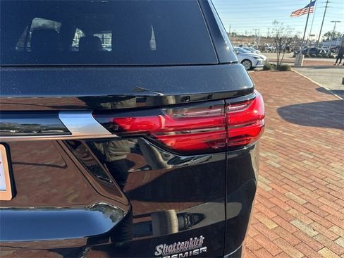 Used 2023 Chevrolet Traverse Premier image 19