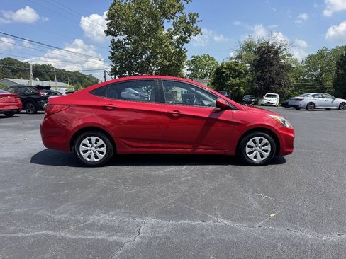Used 2015 Hyundai Accent GLS w/ Option Group 02 FWD image 11