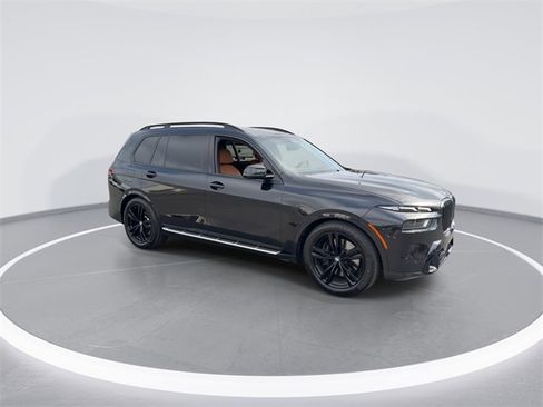 Used 2023 BMW X7 xDrive40i w/ Executive Package image 2