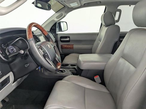 Used 2018 Toyota Sequoia Platinum image 10