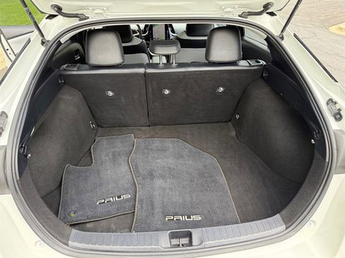 Used 2018 Toyota Prius Four FWD image 22